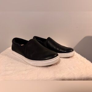 UGG Alameda Slip-on Sneaker